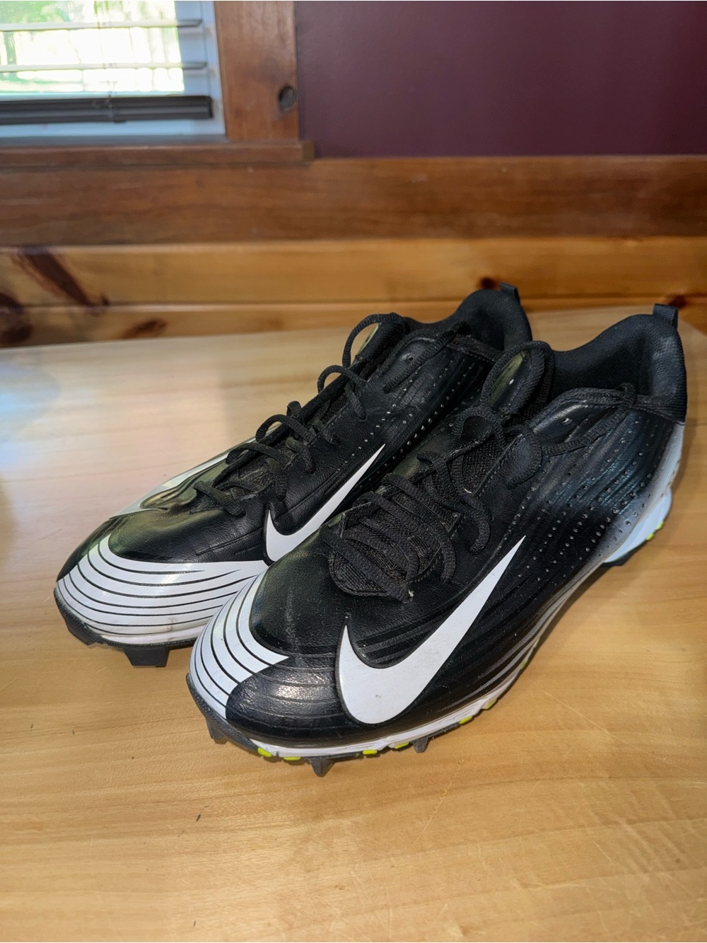 Nike Vapor BSBL Men's Black and White Cleats